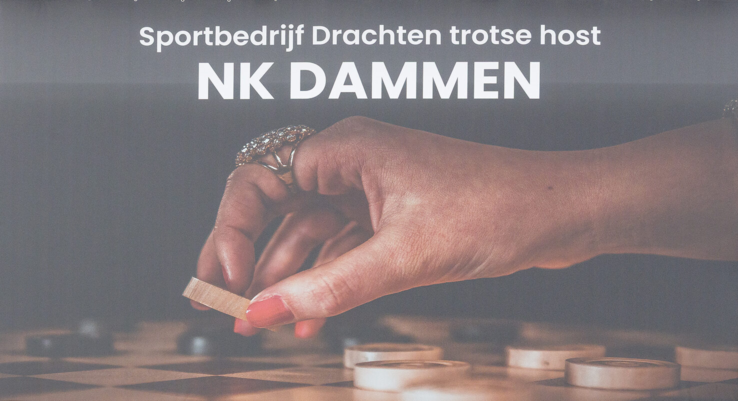 De vrouwen komen erbij!